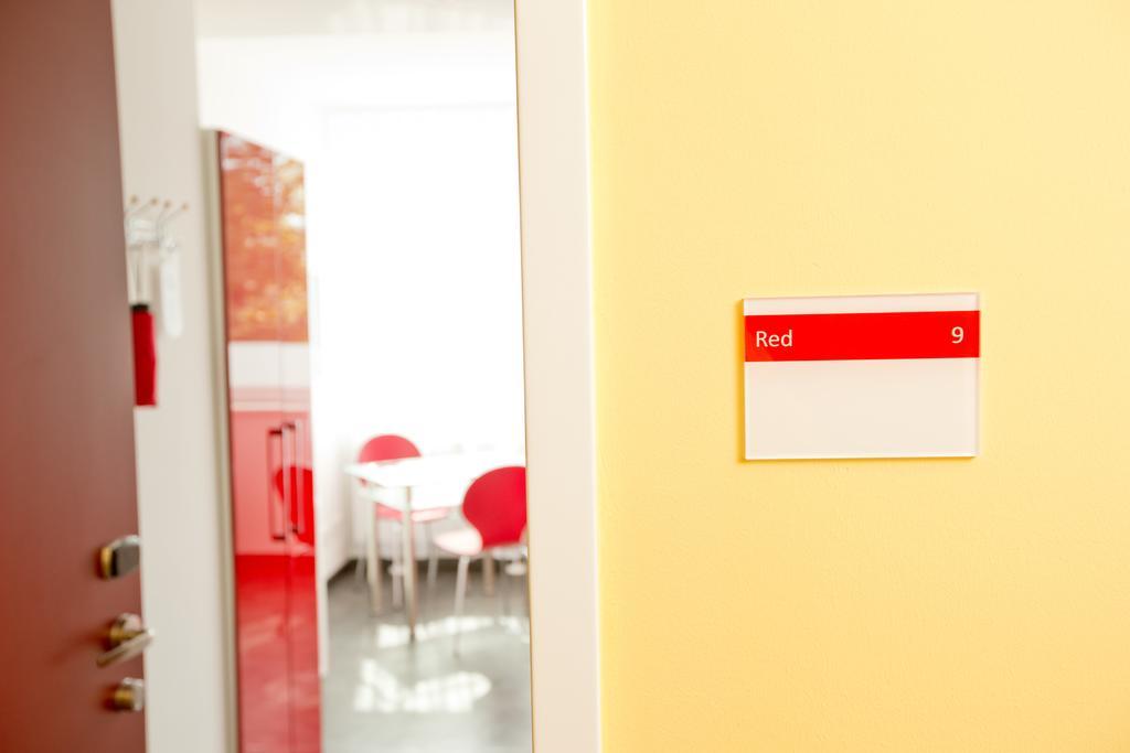 Design Sleepy Cologne Aparthotel Bagian luar foto